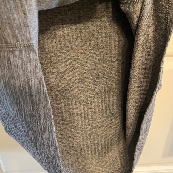 Under Armour Cold Gear Long Sleeve V-Neck Top - Picture 8 of 8